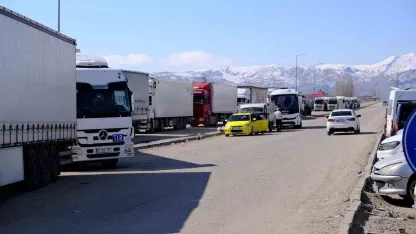 İran Kadın Milli Takımı Gürbulak Sınır Kapısı’ndan ülkelerine geçti