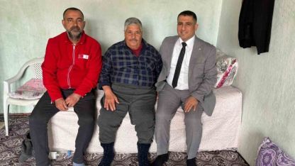 Muradiye'de Kızılay yalnız yaşayan yaşlılara bayram ziyareti gerçekleştirdi