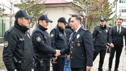 Ağrı Emniyet Müdürü Önder’den bayram mesaisindeki polislere ziyaret
