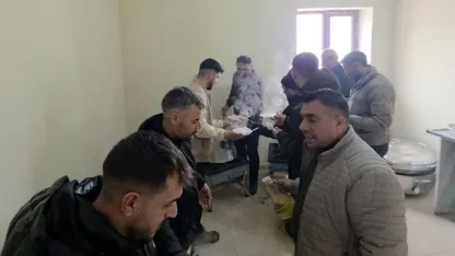 Bitlis Ahlat’ta bayram geleneği yaşatılıyor: Halise yemeği aynı sofrada buluşturuyor