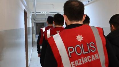 Polis Erzincan’da aranan 7 hükümlüyü yakaladı