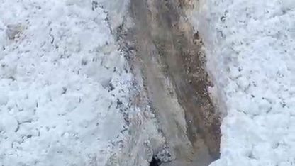 Bitlis Hizan’da köy yoluna çığ düştü