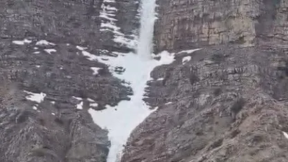 Erzincan Kemaliye’de "kar şelalesi" görüntülendi