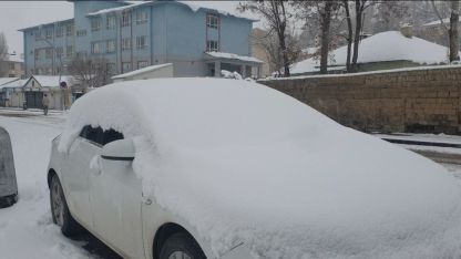 Başkale’de kar yağışı