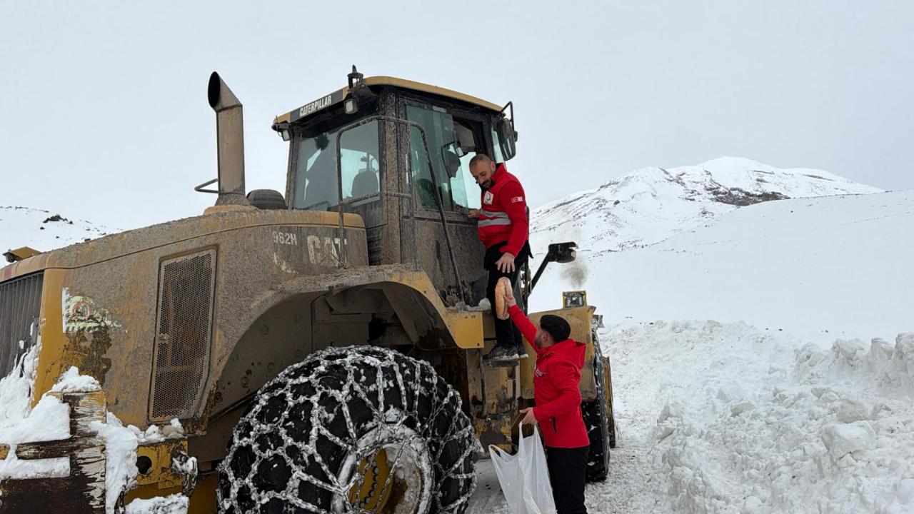 Ağrı Dağı’nda kayıp kadın dağcı 2’nci gününde  aranıyor