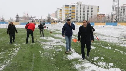 Ağrı Vali Lütfi Yiğenoğlu Stadyumu Maça Hazır