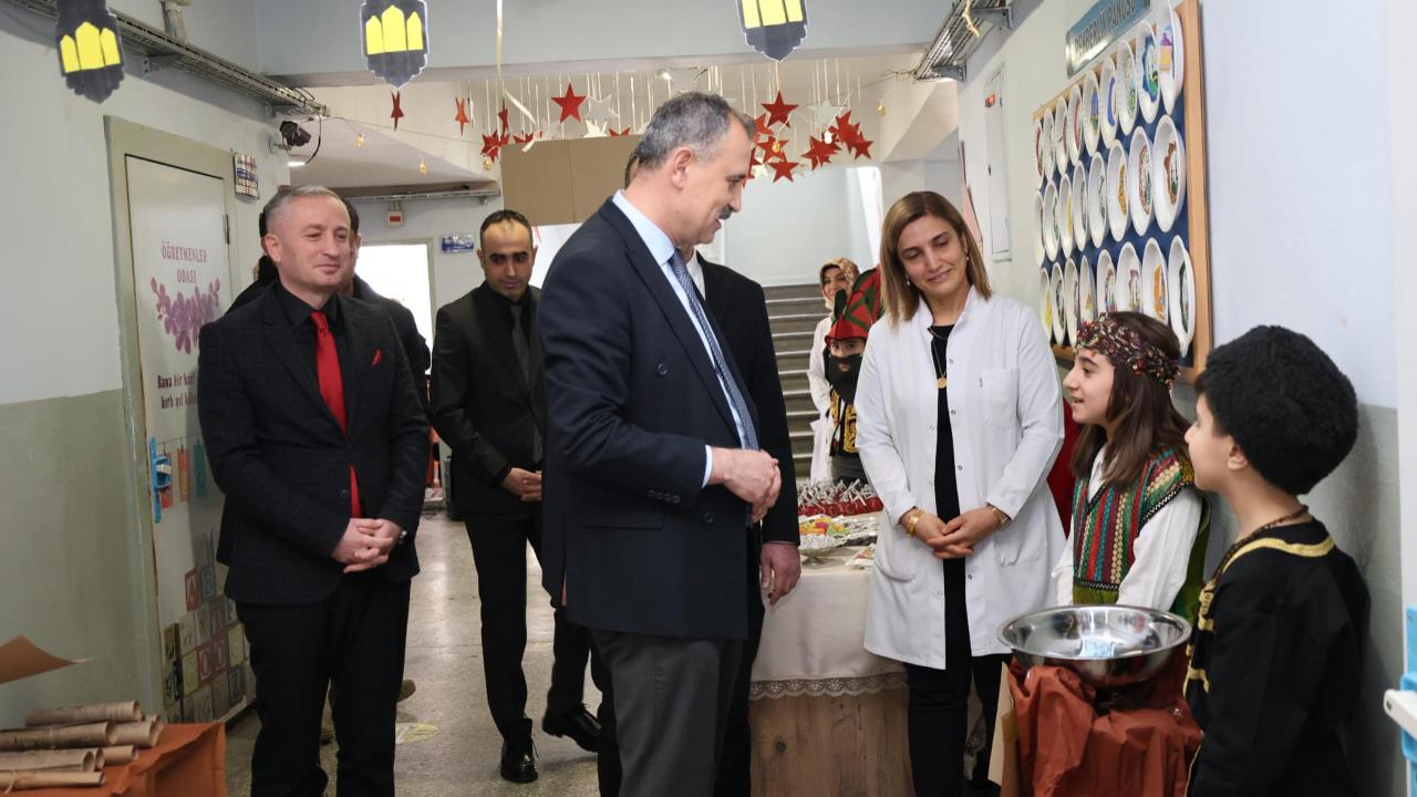 Ağrı Valisi Bozkurt, “Maarifin Kalbinde Ramazan” etkinliklerine katıldı