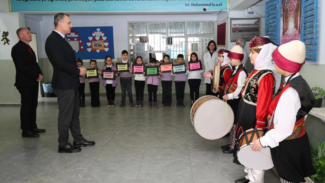 Ağrı Valisi Bozkurt, “Maarifin Kalbinde Ramazan” etkinliklerine katıldı