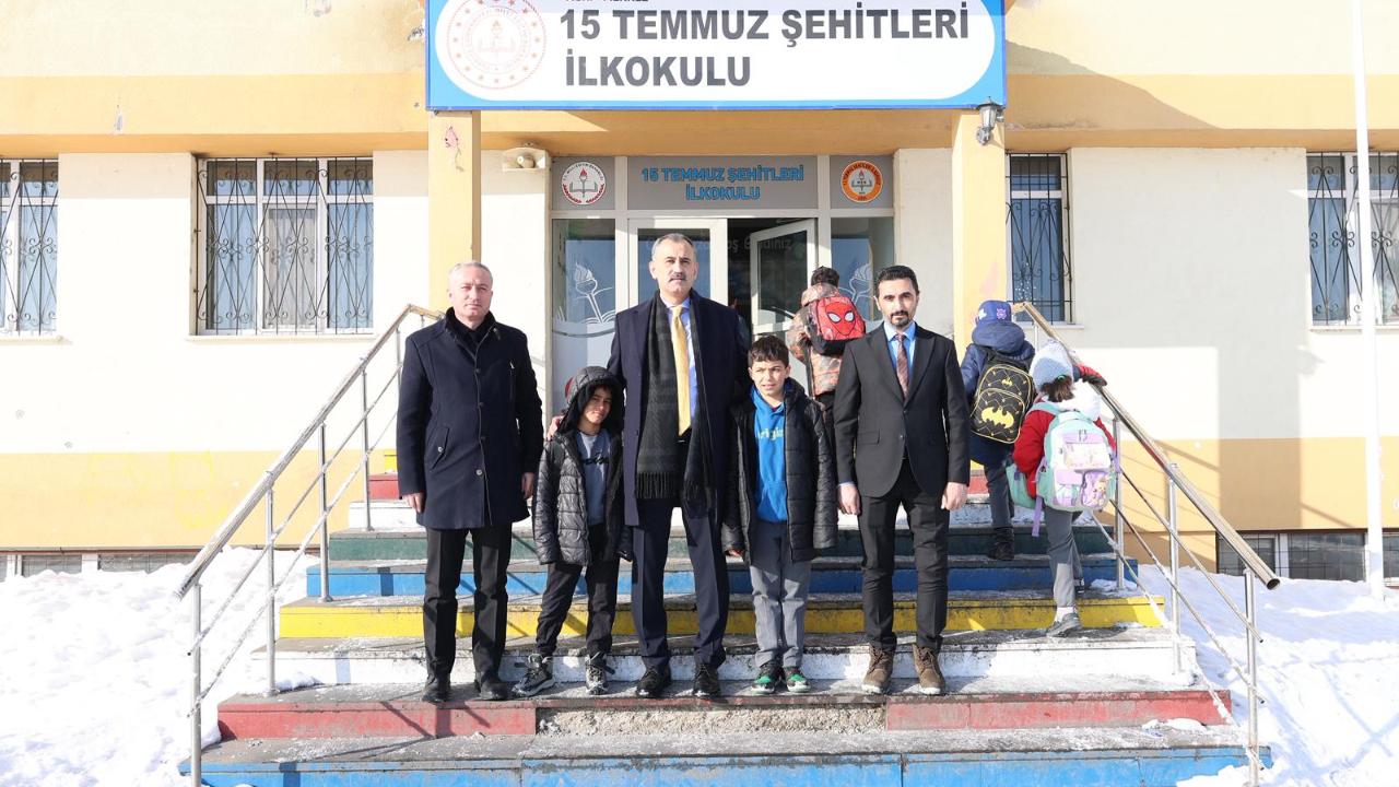 Ağrı’da eğitim kurumları Vali Bozkurt’un yakın takibinde