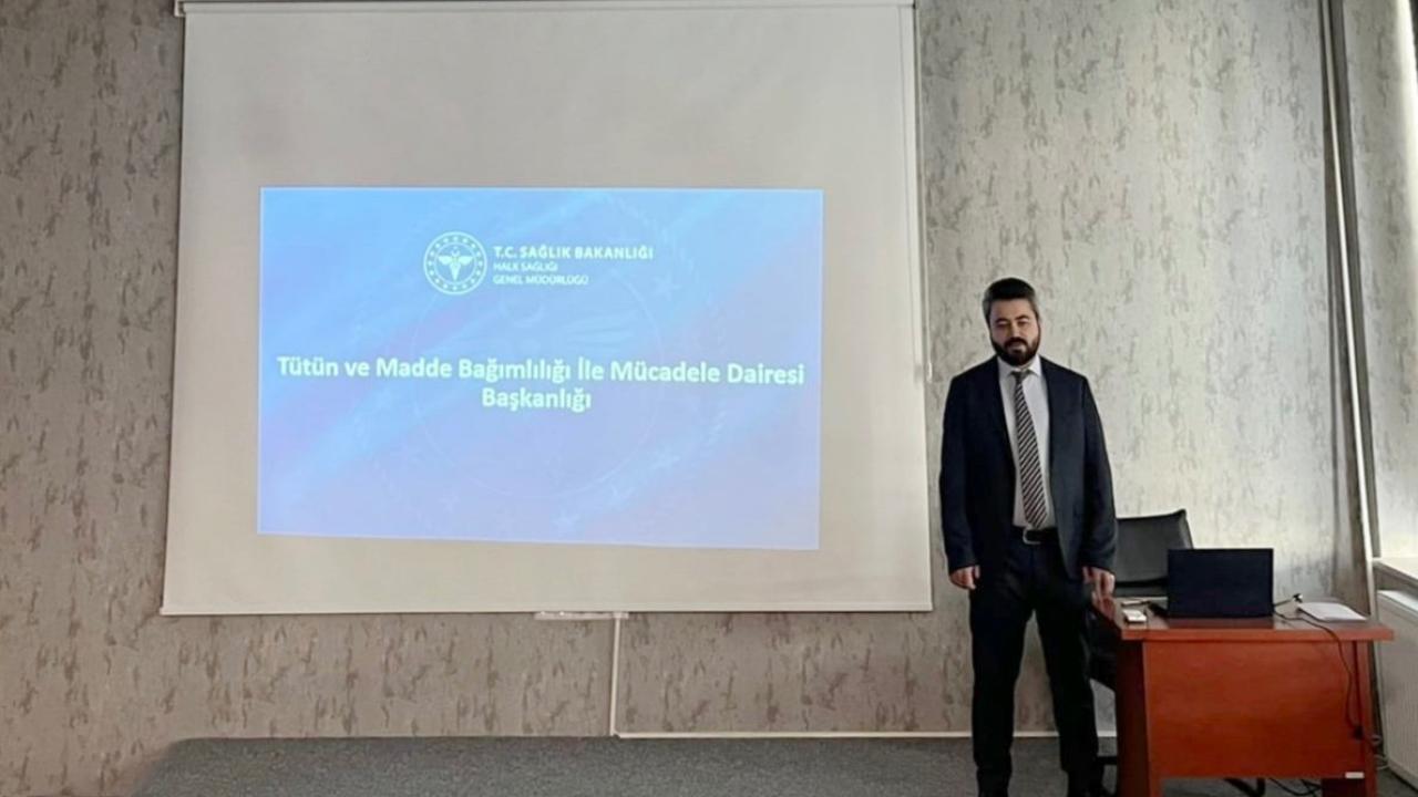 Ağrı’da hekimler sigara bırakma poliklinikleri için eğitim aldı