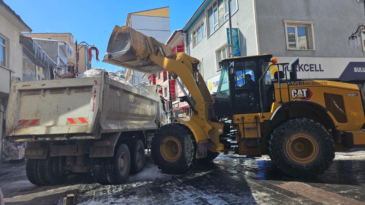 Ağrı’da kar ve buzlanmaya karşı önlemler alınıyor
