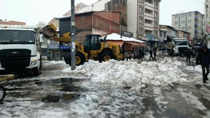 Ağrı’da kar ve yağmur yağışı sonrası ekipler harekete geçti