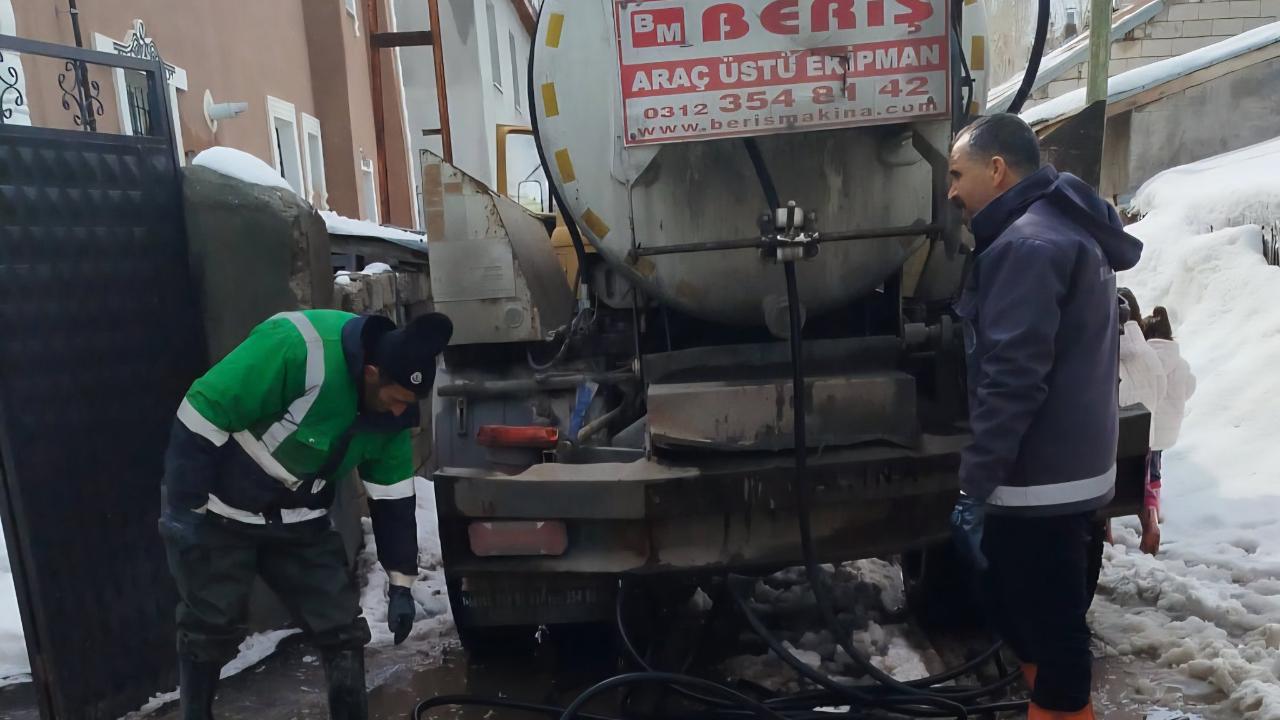 Ağrı’da kar ve yağmur yağışı sonrası ekipler harekete geçti