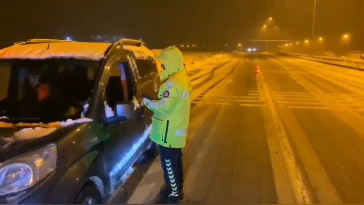 Ağrı’da karla mücadele çalışmaları aralıksız sürüyor