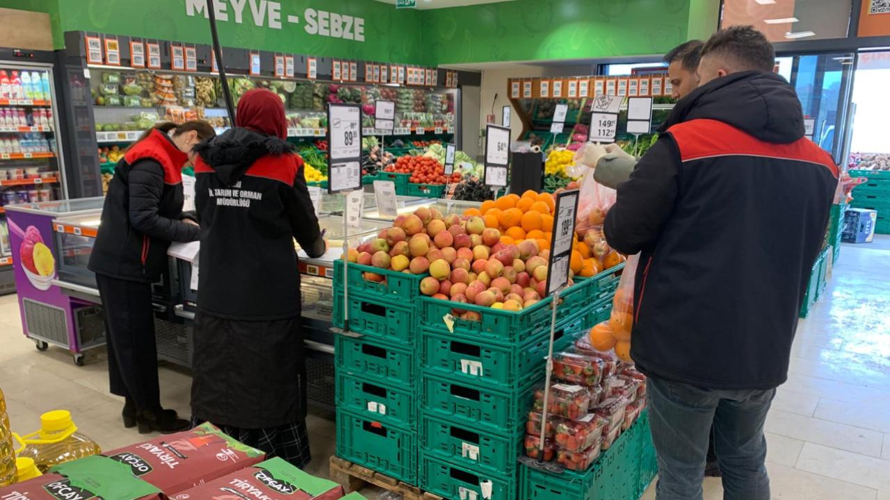 Ağrı’da meyve ve sebzeler mercek altında