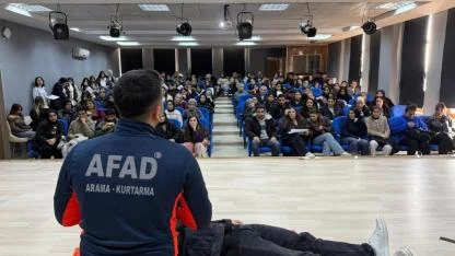Ağrı’da öğrencilere “Destek AFAD Gönüllüsü” eğitimi verildi