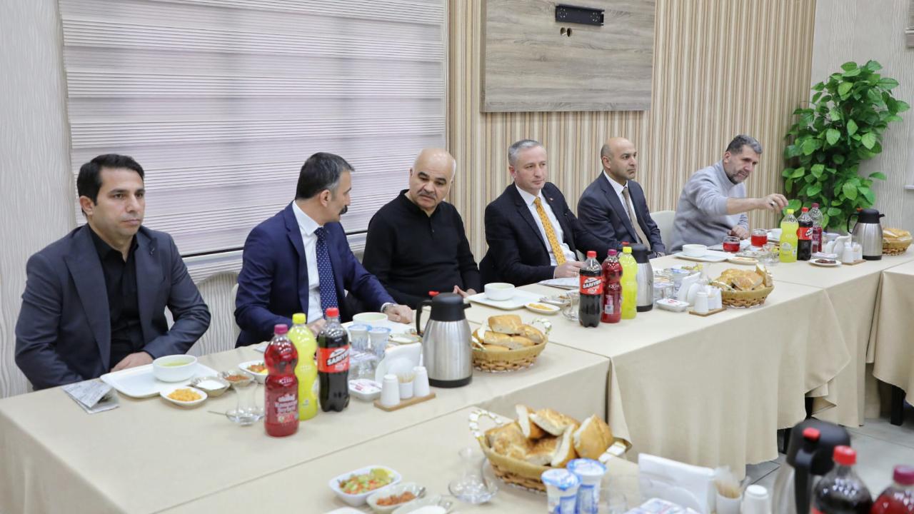 Ağrı’da öğretmenevi müdürleri iftarda buluştu