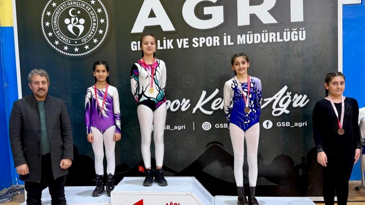 Ağrı’da okul sporları renkli görüntülerle sona erdi