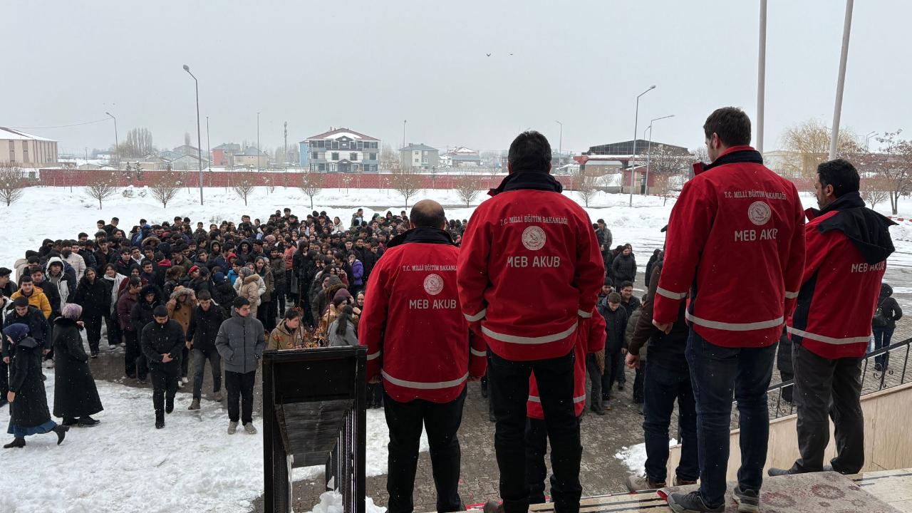 Ağrı’da okullarda “Çök-Kapan-Tutun” tatbikatı