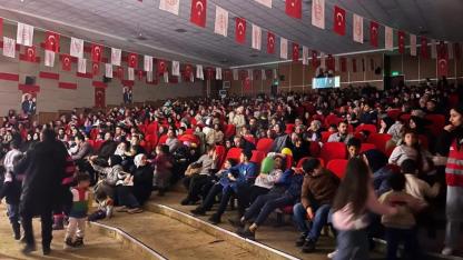 Ağrı’da Ramazan Şenlikleri kapsamında çocuk tiyatrosuna yoğun ilgi
