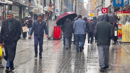 Ağrı’da sağanak yağış etkisini sürdürdü