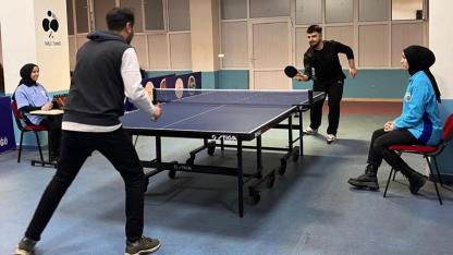 Ağrı’da sağlık çalışanları masa tenisi turnuvasında buluştu