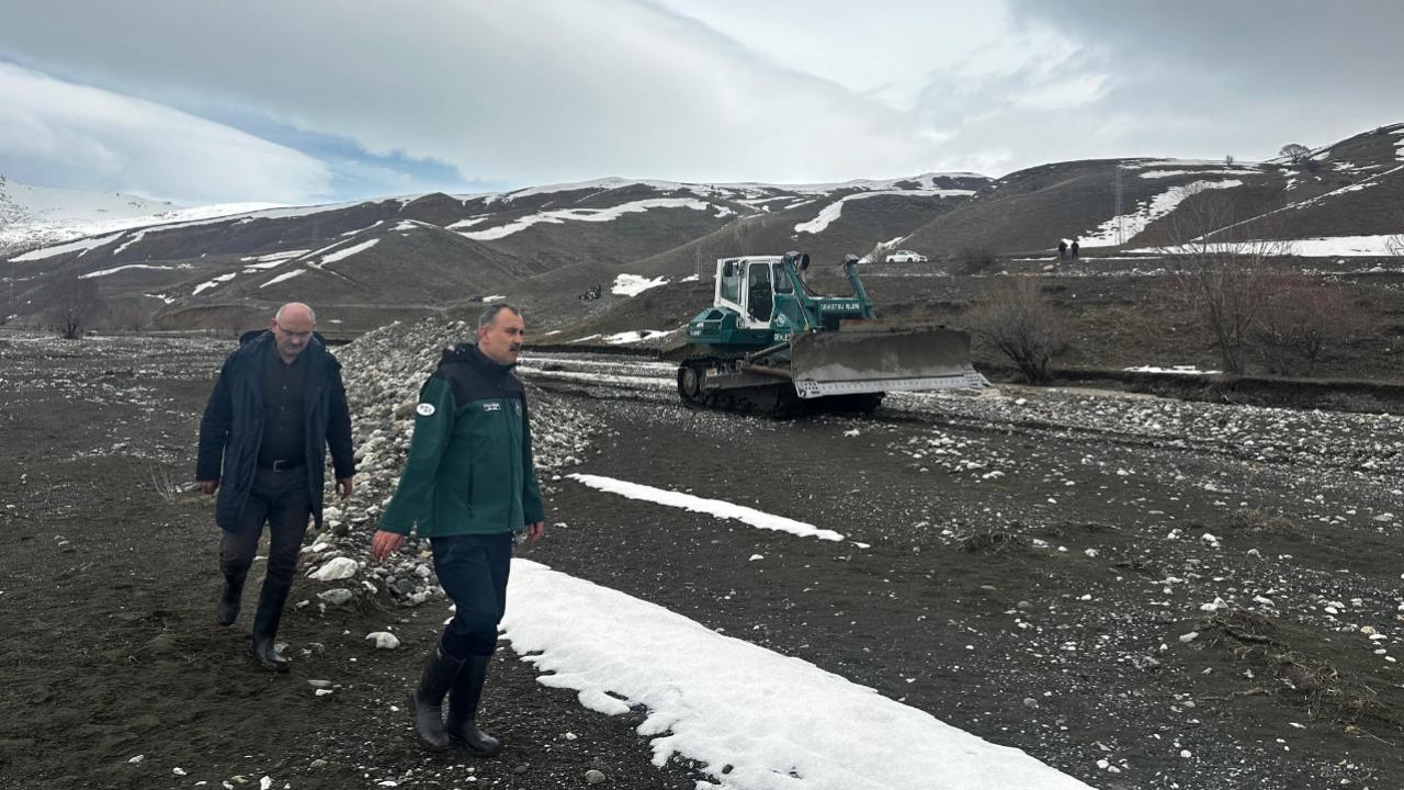 Ağrı’da sel ve taşkın riskine karşı çalışmalar sürüyor