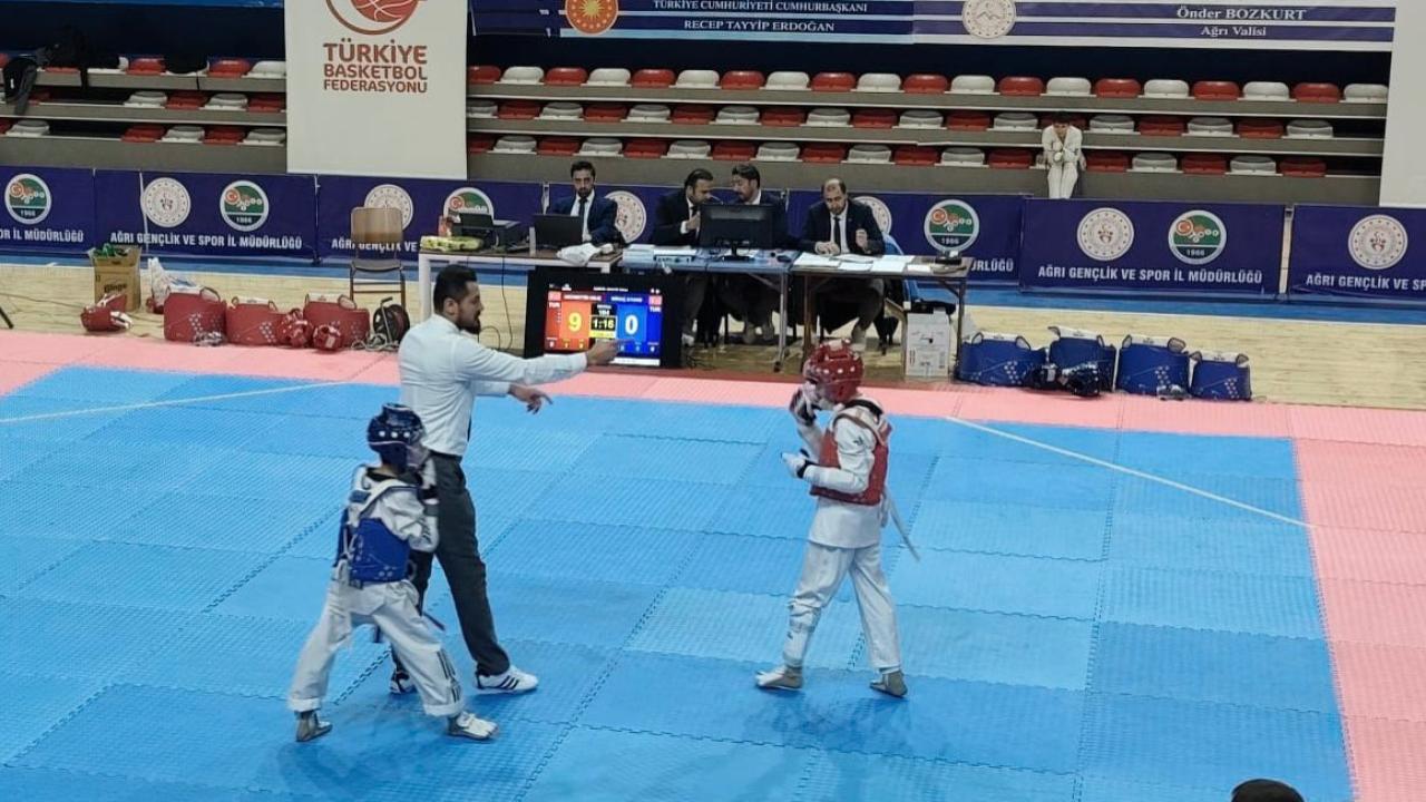 Ağrı’da Yıldız Sporcular Taekwondo İl Birinciliği İçin Yarıştı