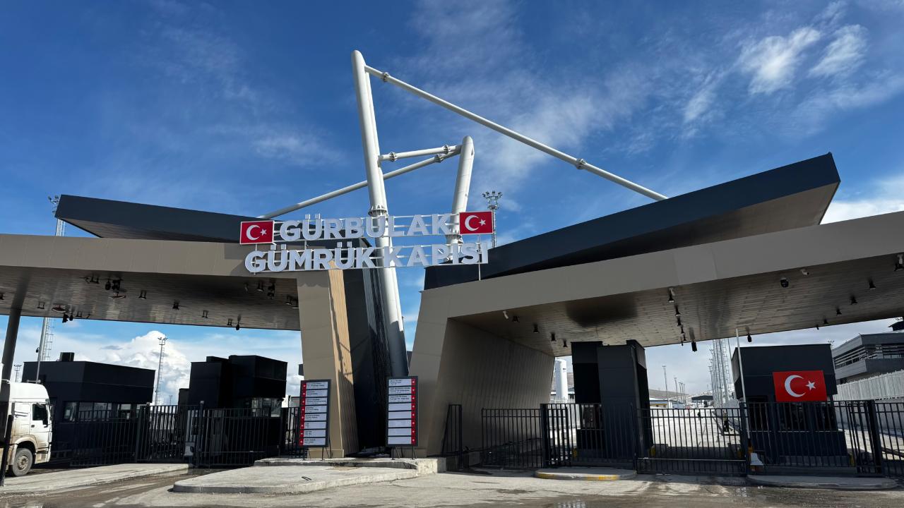 Ağrı’dan İran’a ticari geçişler güvenli ve düzenli şekilde sürüyor