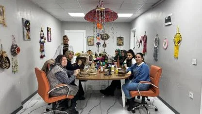 Ağrılı kadınlar evdeki atıkları sanata dönüştürüyor