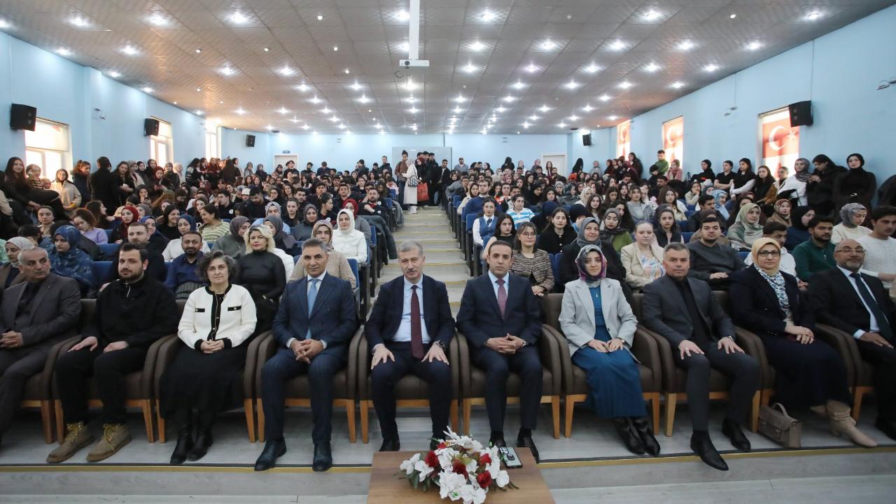 AİÇÜ’de rektör ve öğrenci iftar buluşmaları devam ediyor