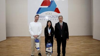 AİÇÜ’de Spor Başarısı Taçlandırıldı