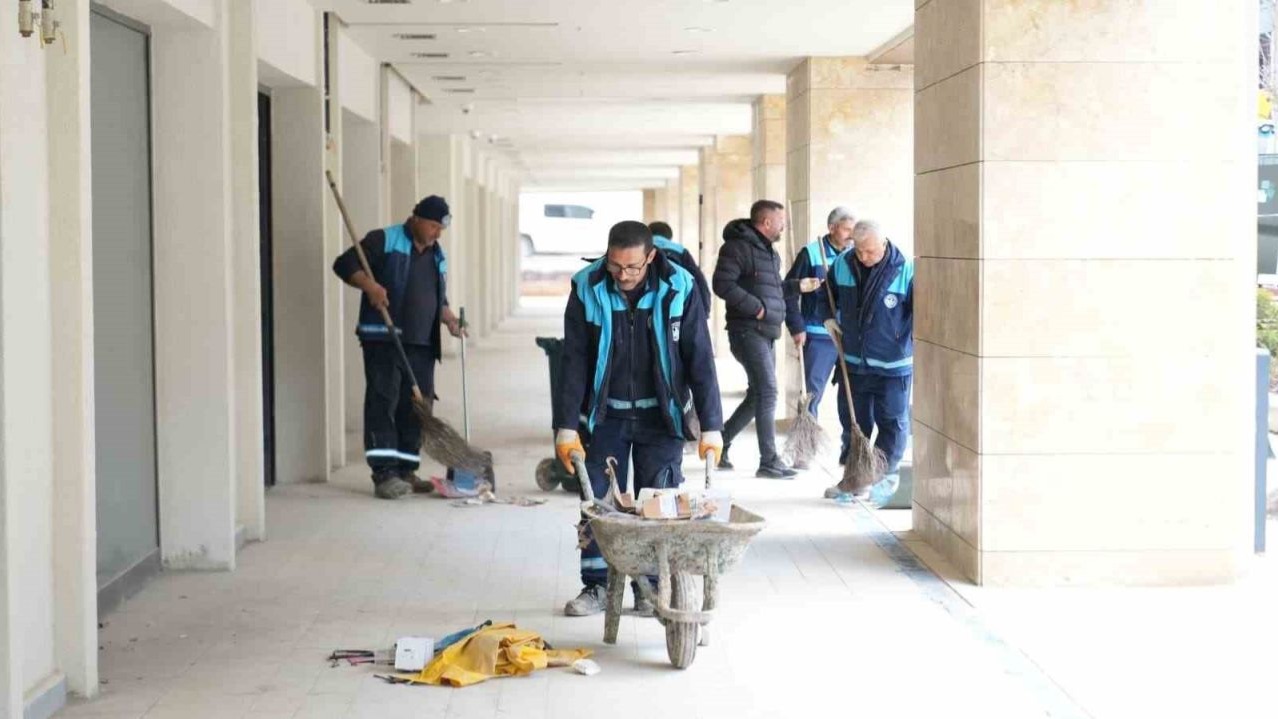 Akpınar Çarşısı’nda temizlik çalışmaları başladı