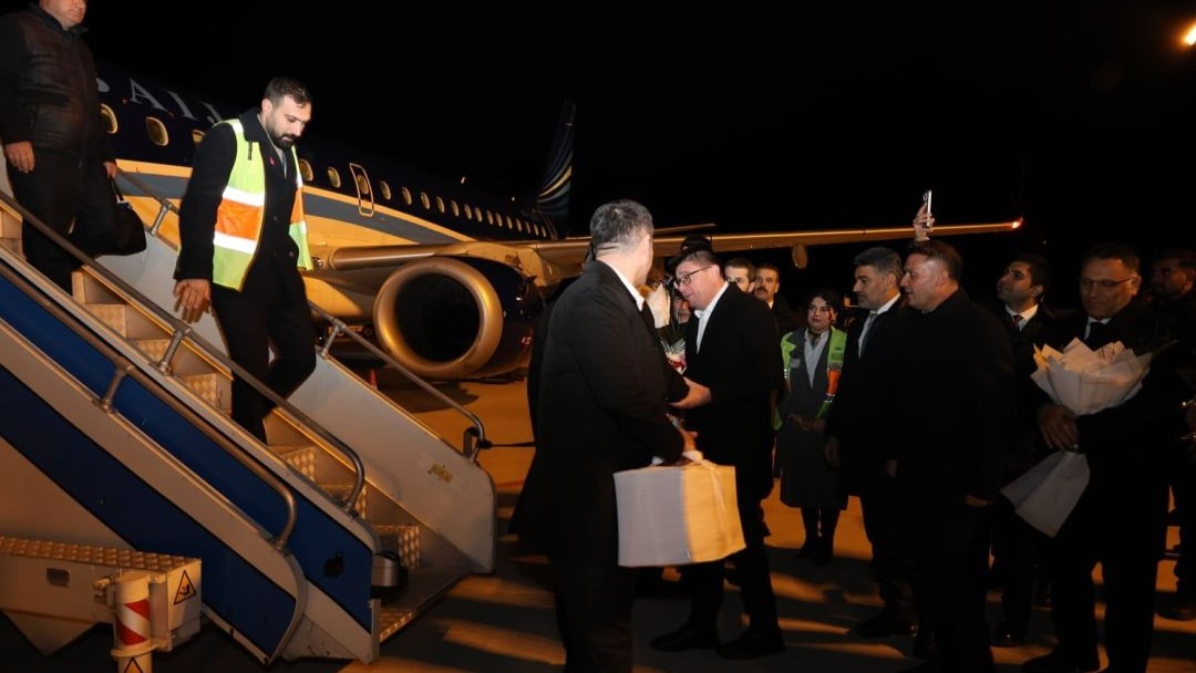 Bakü-Nahçıvan seferini yapan yolcu uçağı saldırı nedeniyle Iğdır’a indi