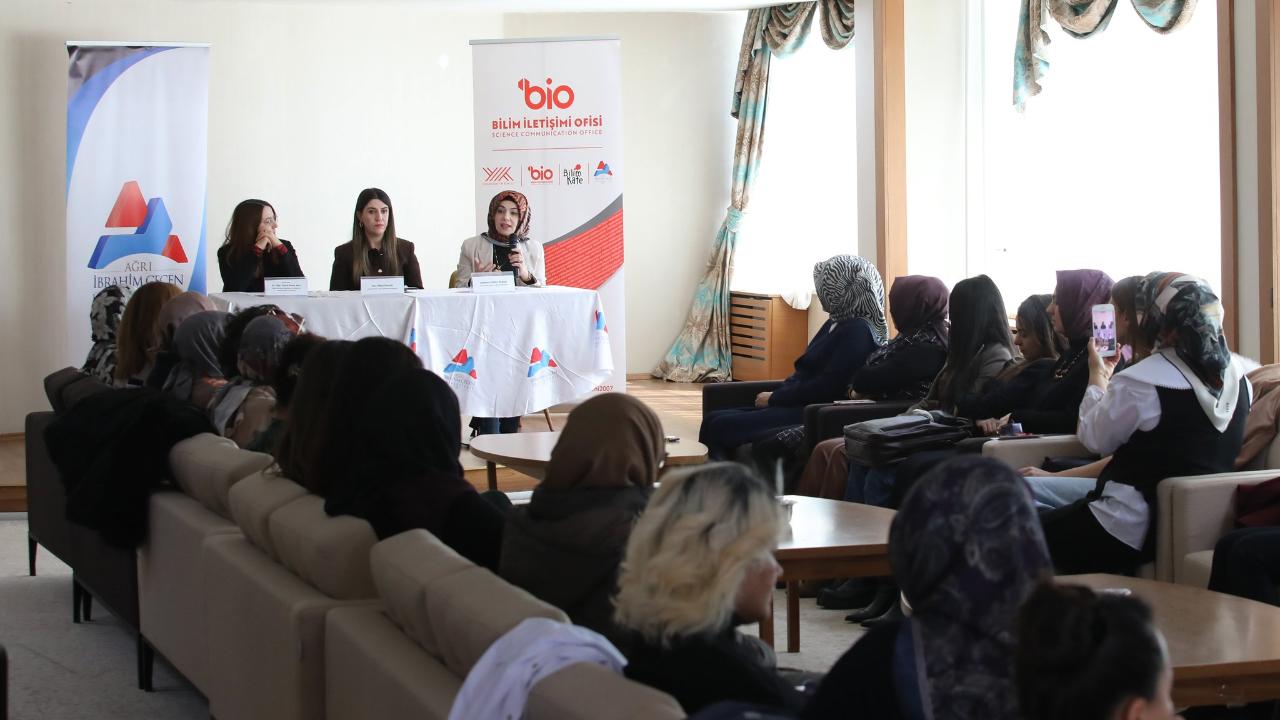 Bilim Kafe’de “Ağrı’da Kadın Olmak” konusu ele alındı
