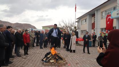 Doğubayazıt’ta Nevruz coşkusu okullara yaşanıyor