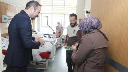 Erciş Belediyesi Eş Başkanlarından Hastalara Bayram Ziyareti