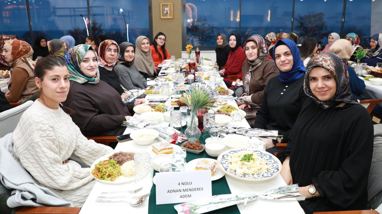 Erciş’te Emekçi Kadınlara Ramazan İftarı