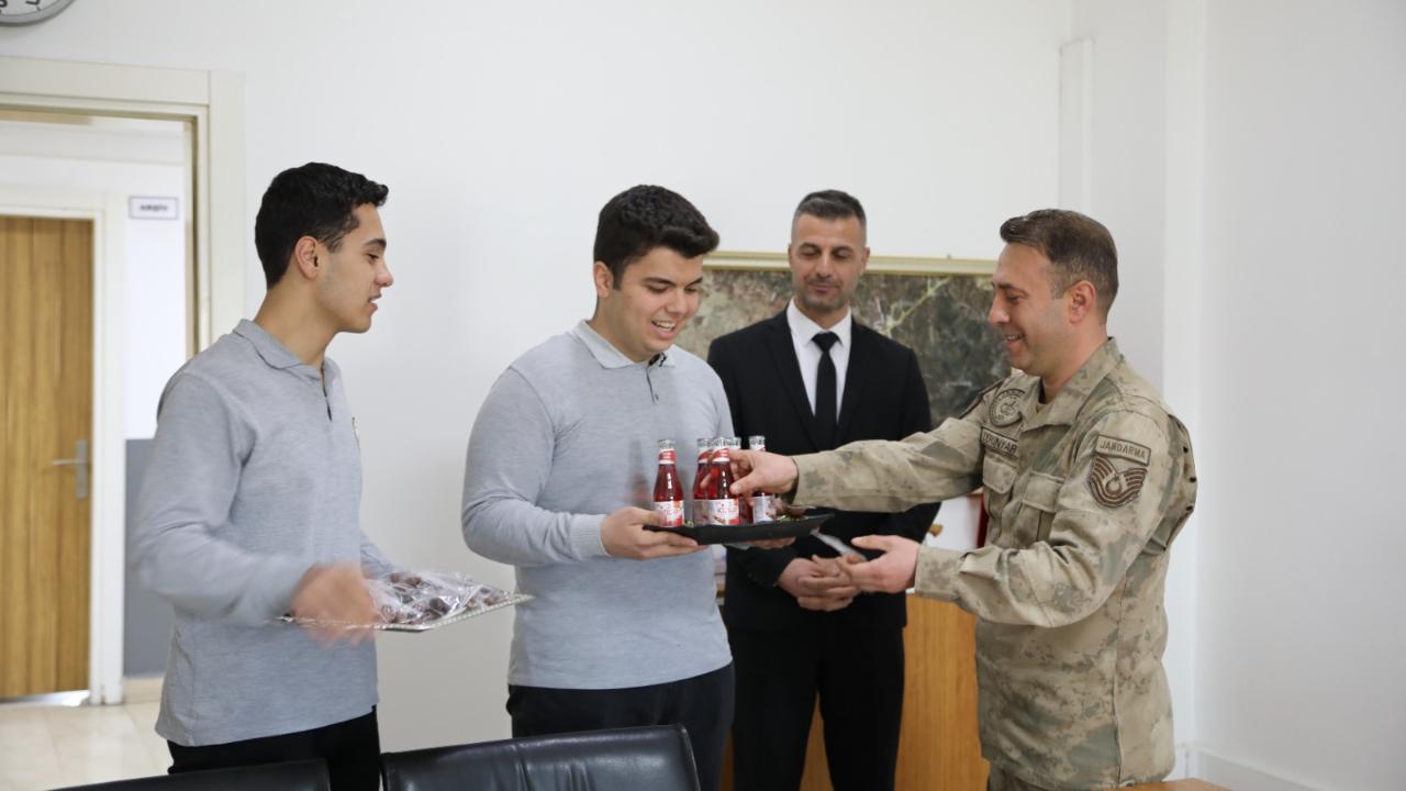 Erciş’te Öğrencilerden Anlamlı İyilik