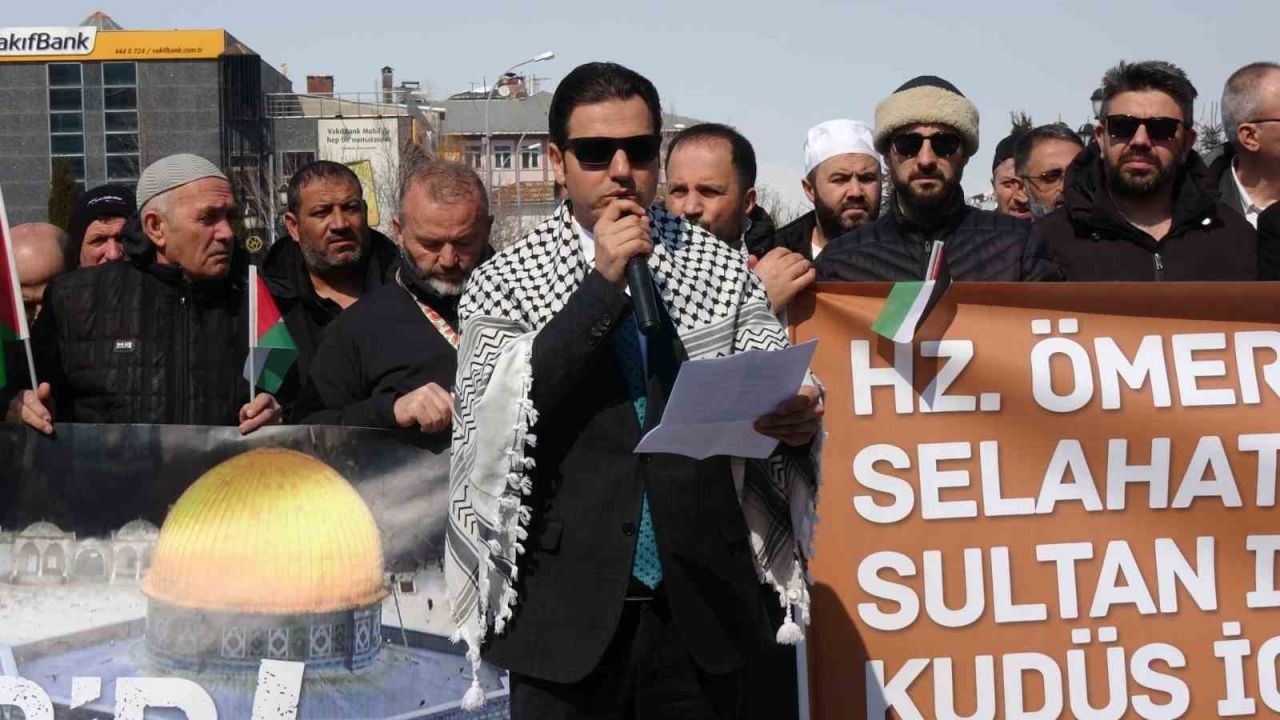 Erzurum Sivil Toplum Platformu üyeleri, Kudüs ve Aksa’nın özgürlüğü için yürüdü