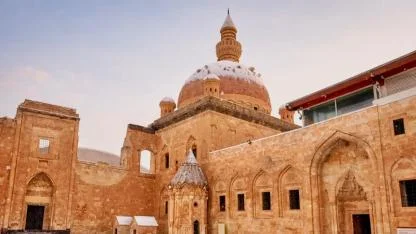 İshak Paşa Sarayı’nda kışın en güzel hali (Videolu Haber)