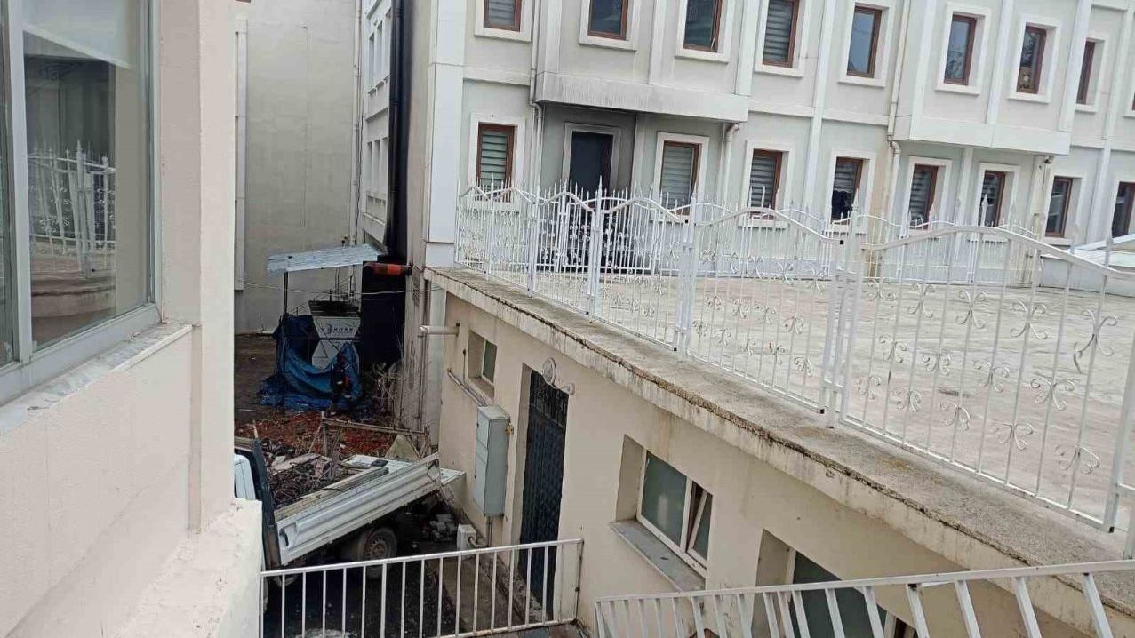 Kars Belediyesi elektriksiz kaldı