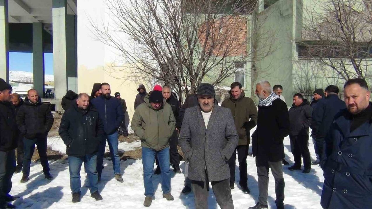 Kars’ta vatandaşların taş ocağı tepkisi
