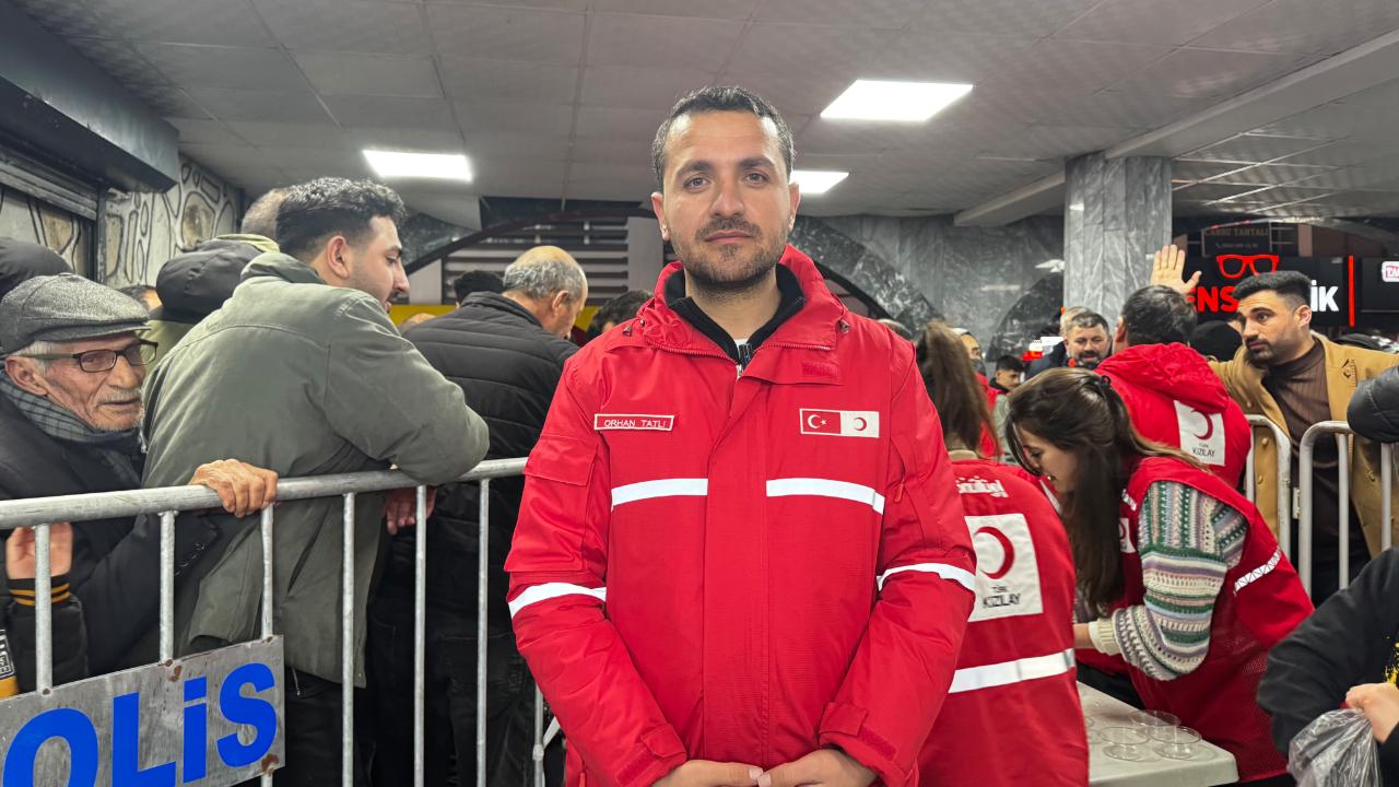 Kızılay’dan Ağrı’da Kadir Gecesi’nde 5 Bin Kişilik Lokma Dağıtımı