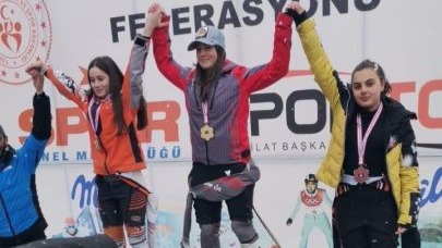 Milli kayakçı Cansu İkra Akçay’ın büyük başarısı