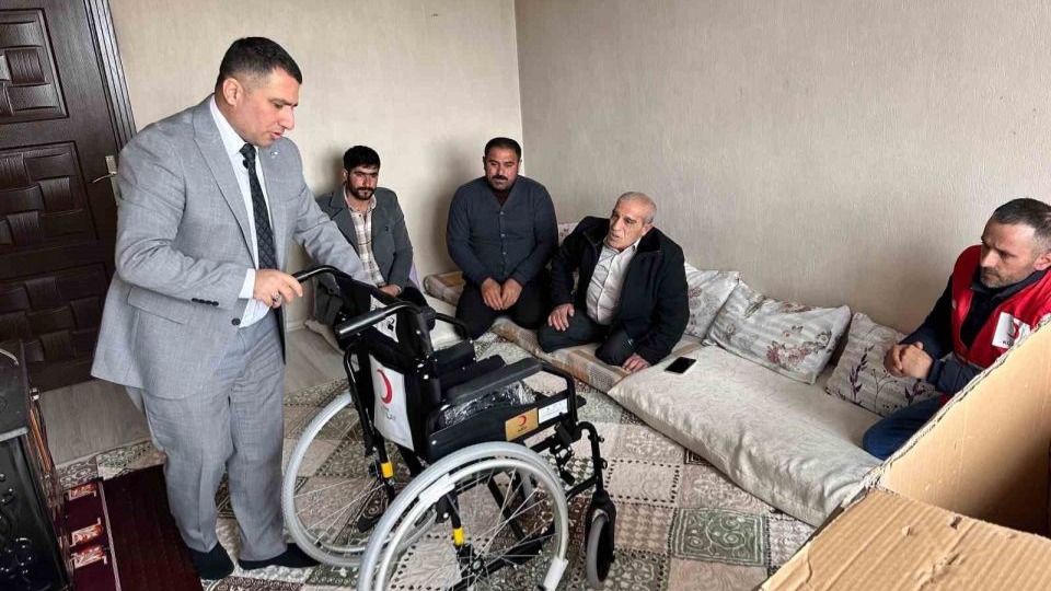 Muradiye ilçesinde anlamlı bayram hediyesi