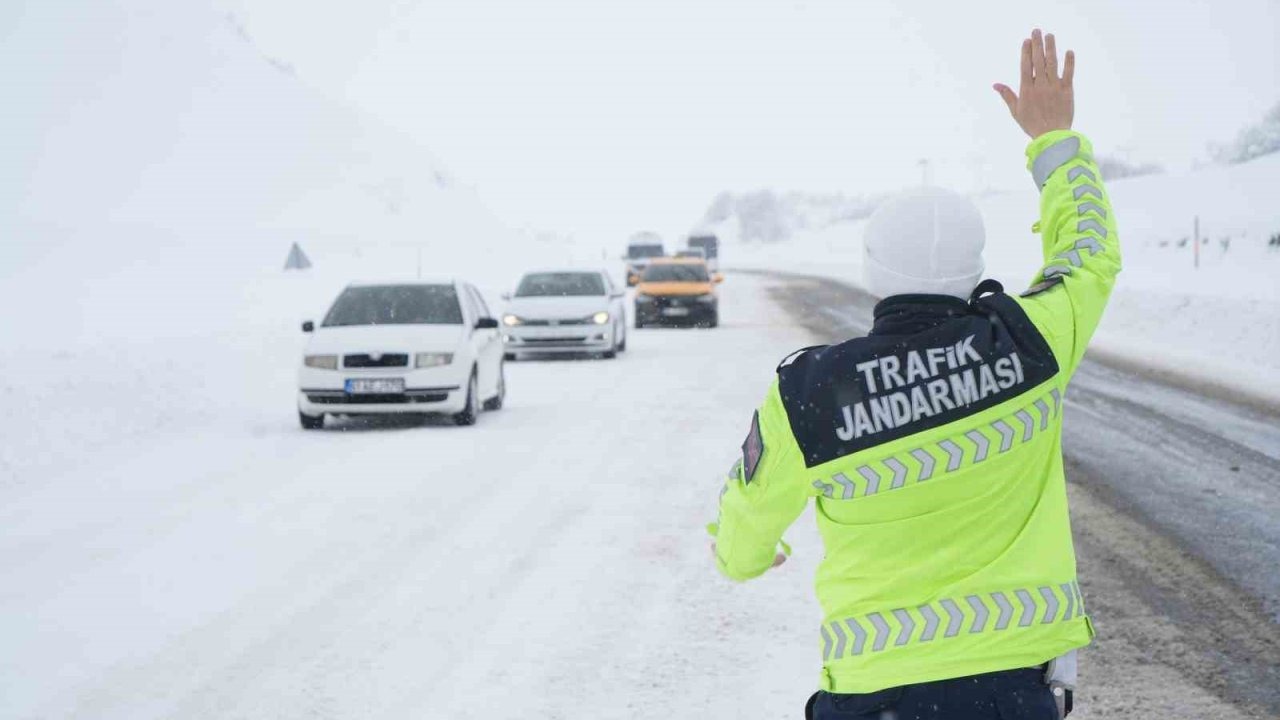 Trafik güvenliğini hiçe sayan sürücüye 215 bin TL ceza