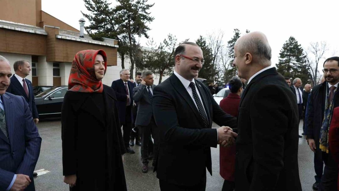 Üniversitelerarası kurul toplantısı Atatürk Üniversitesi ev sahipliğinde yapıldı: Yükseköğretimde güç birliği Erzurum’da sağlandı