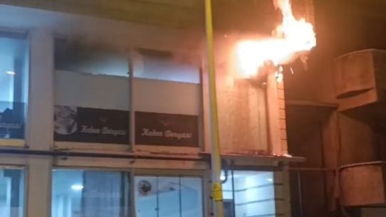 Van Özalp’ta iş yeri yangını