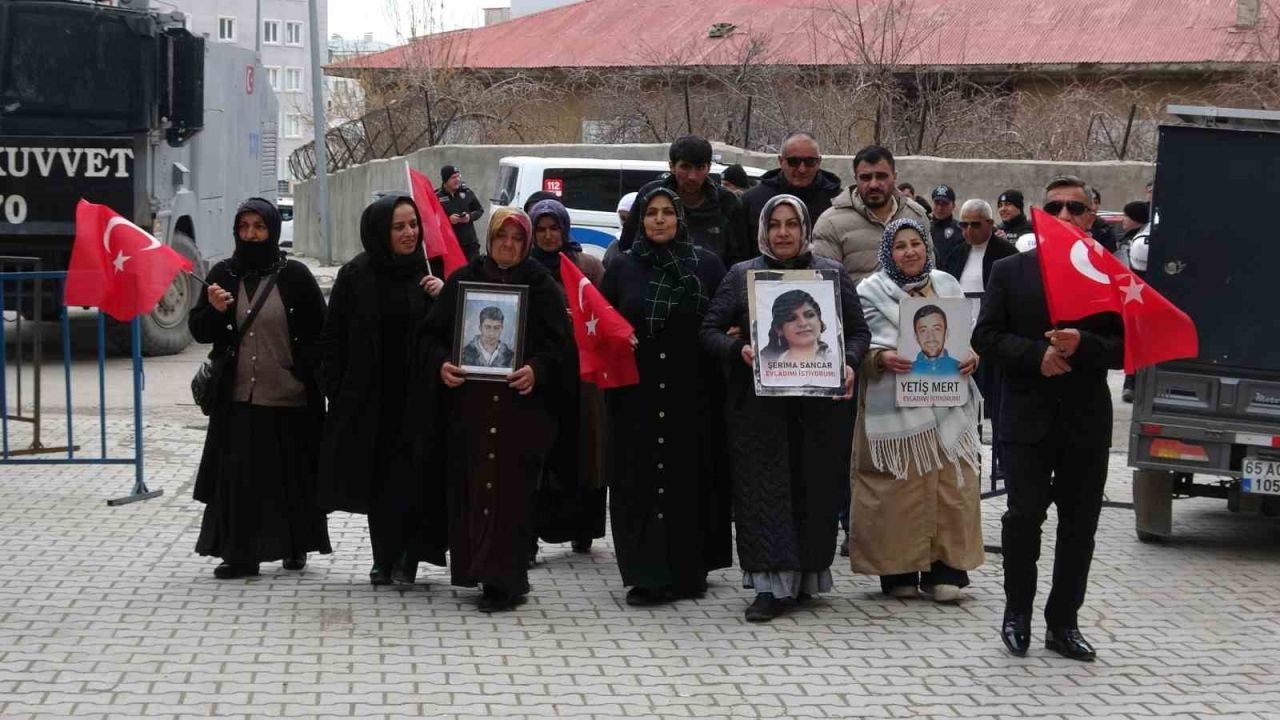 Vanlı anne: "Çocuklarımızın hayallerini çaldılar"